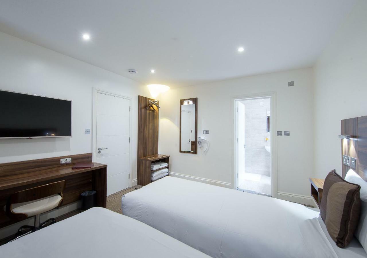 Heathrow-Windsor Guest House Slough Exterior photo